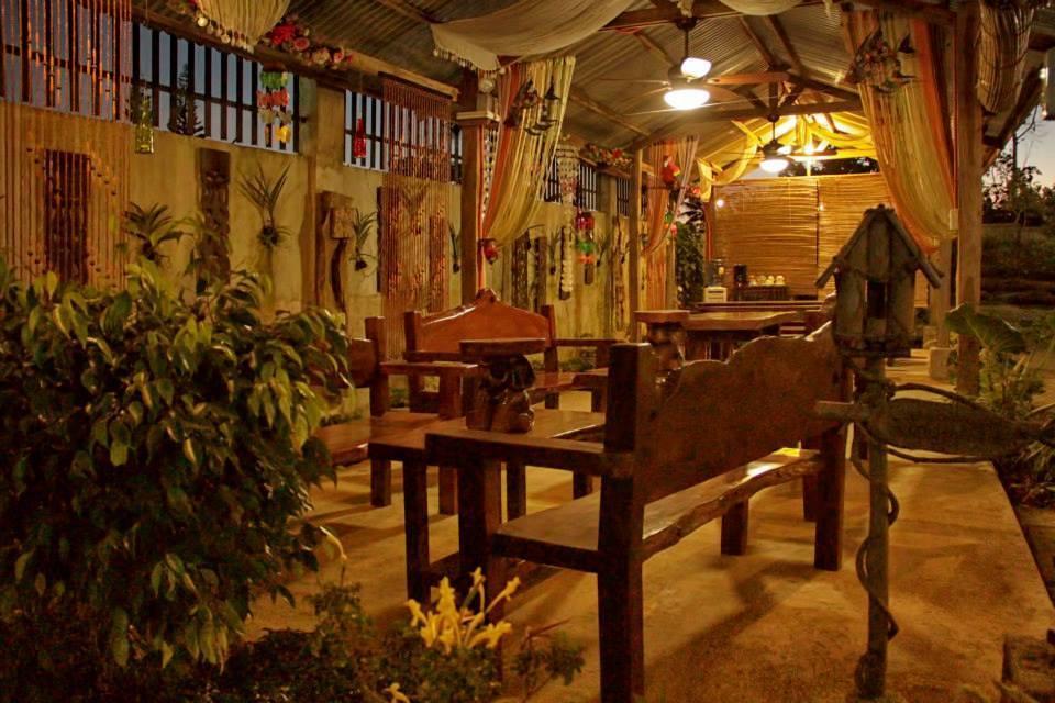 Lazea Tagaytay Inn Tagaytay City Extérieur photo