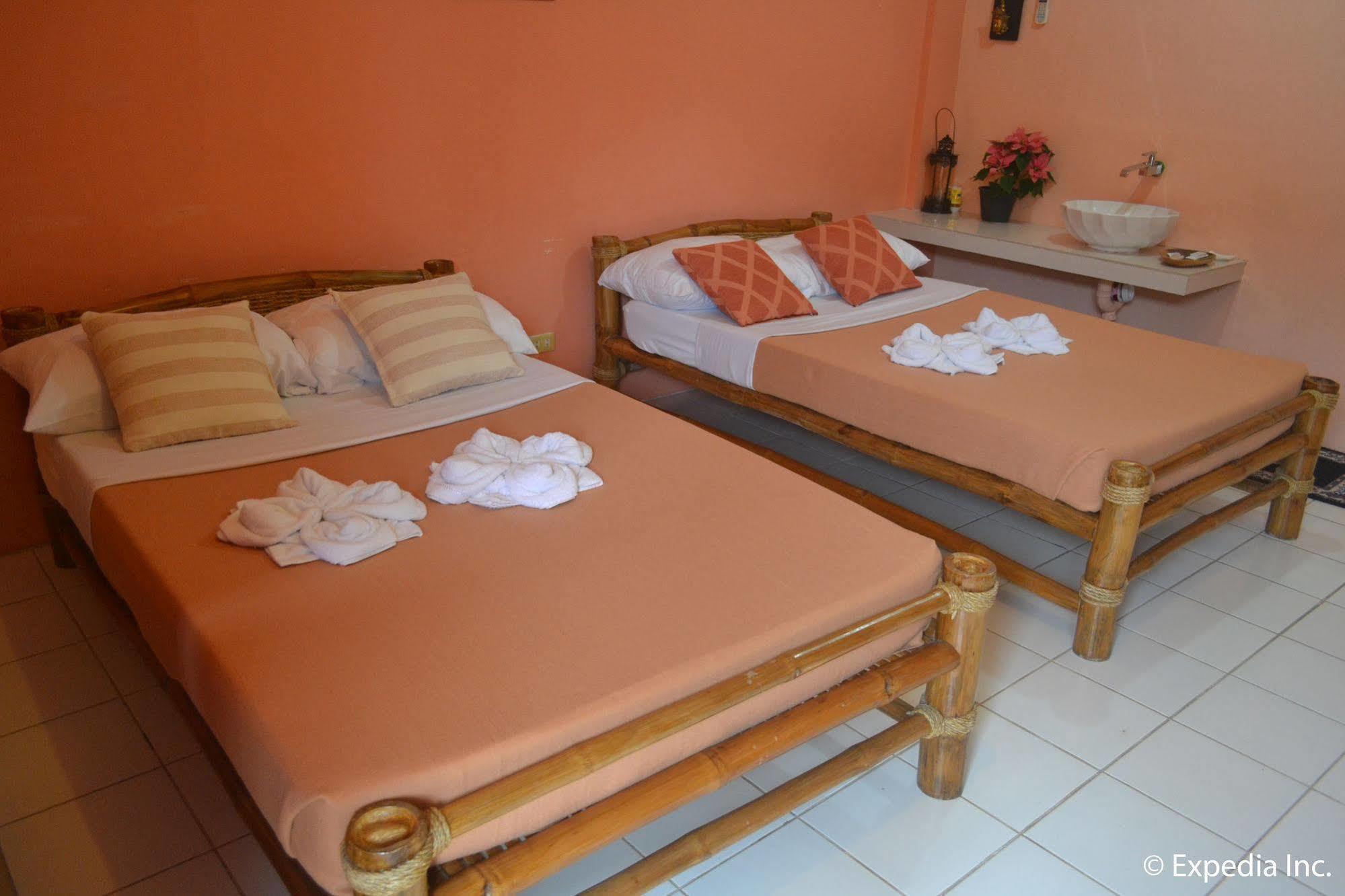 Lazea Tagaytay Inn Tagaytay City Extérieur photo